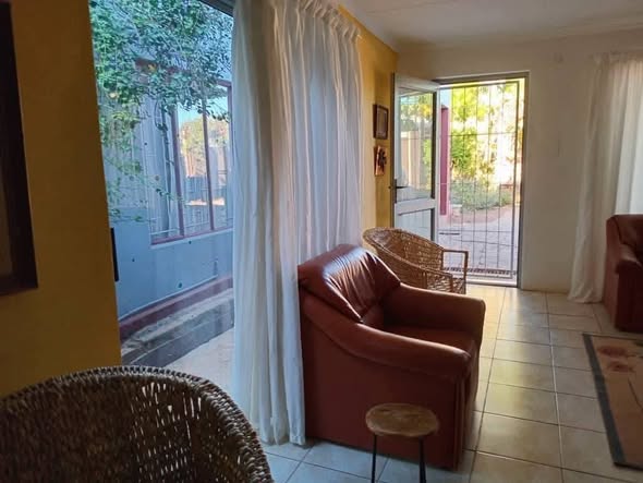 HOUSE FOR SALE IN TSUMEB photo 2