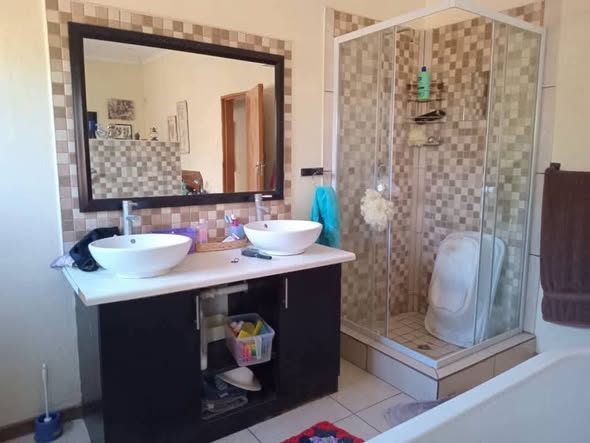 HOUSE FOR SALE IN TSUMEB photo 3