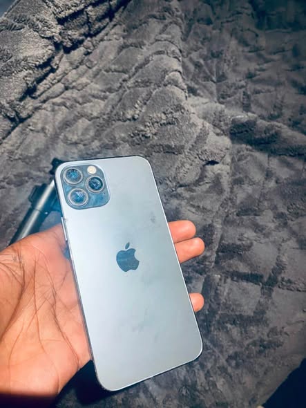 iPhone 12 photo 1