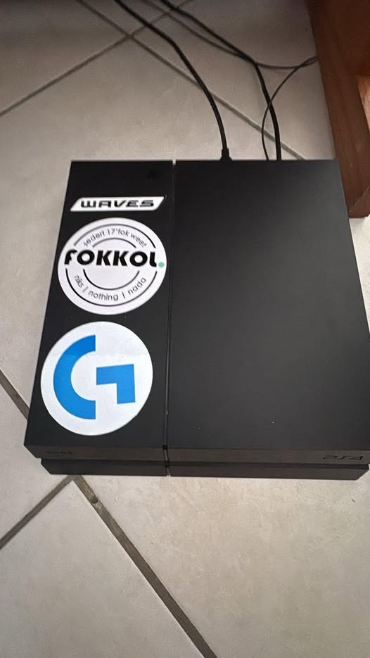 PS4 1TB photo 1