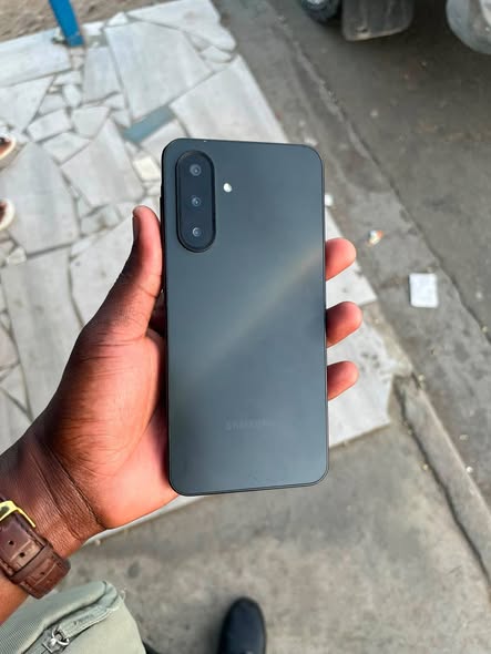 Samsung galaxy A17 photo 1