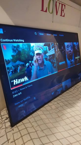 Hisense 65'' Smart TV photo 2