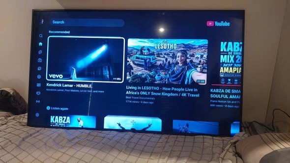 Hisense 65'' Smart TV photo 4