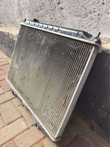 Nissan mp300 radiator photo 3