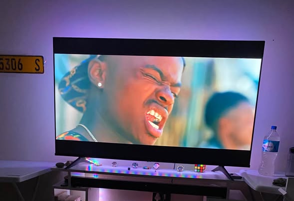 Hisense 55” Smart TV & Hisense Sound bar photo 2