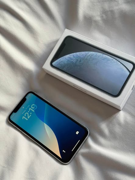 iPhone XR photo 2