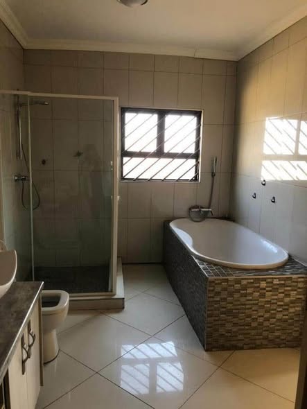 3 bedroom house for sale photo 2