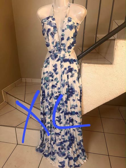 Women’s dresses photo 2