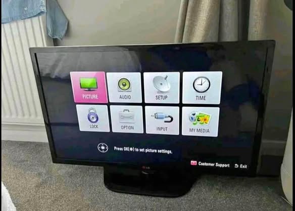 LG 43 inch Tv photo 2