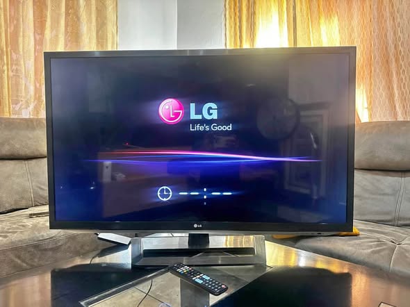 LG 43 inch Tv photo 1
