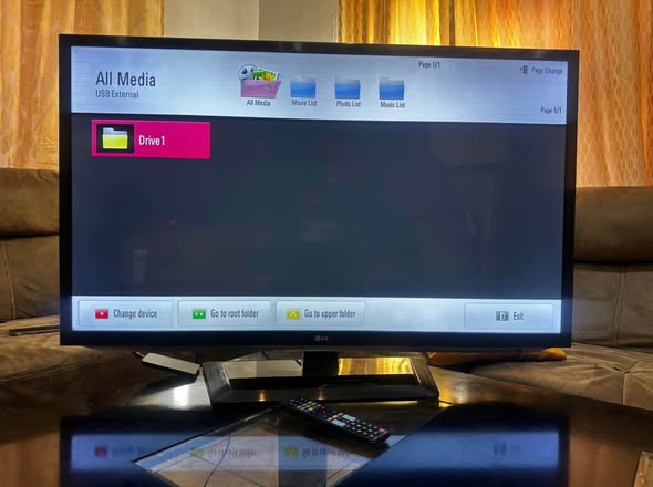 LG 43 inch Tv photo 2