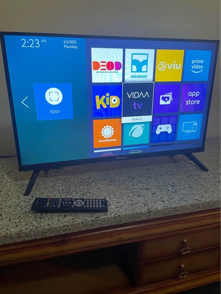 Hisense smart tv 32 inch with remote photo 2