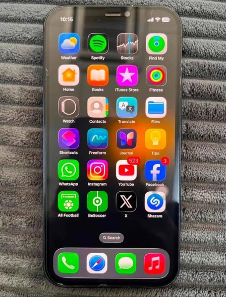 iPhone 12 photo 2