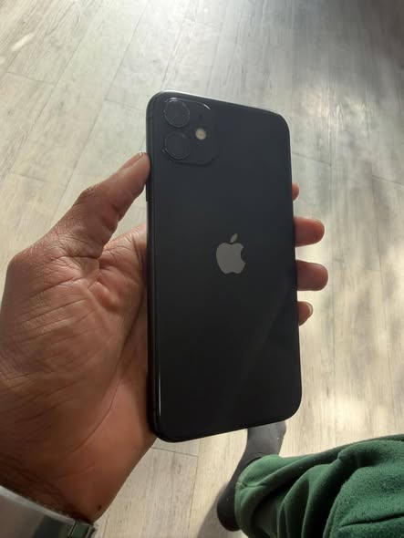 IPHONE 11 64GB photo 2