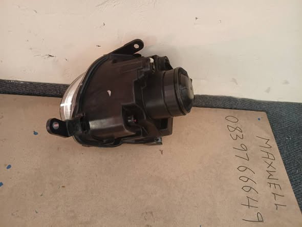 2014-2018 FAIT 500 RIGHT SIDE HEADLIGHT photo 3