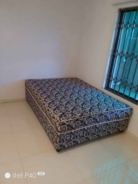 Selling beds photo 3