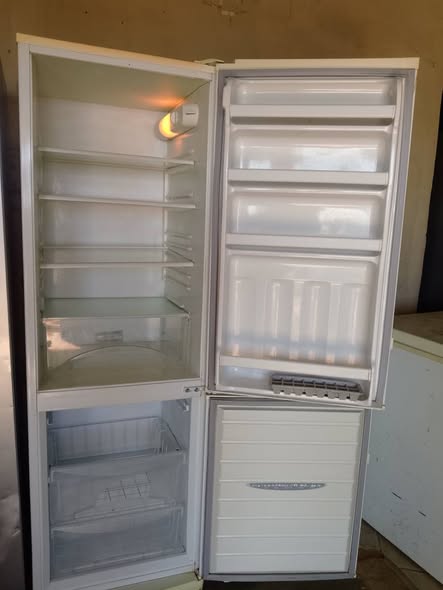 Defy fridge photo 2