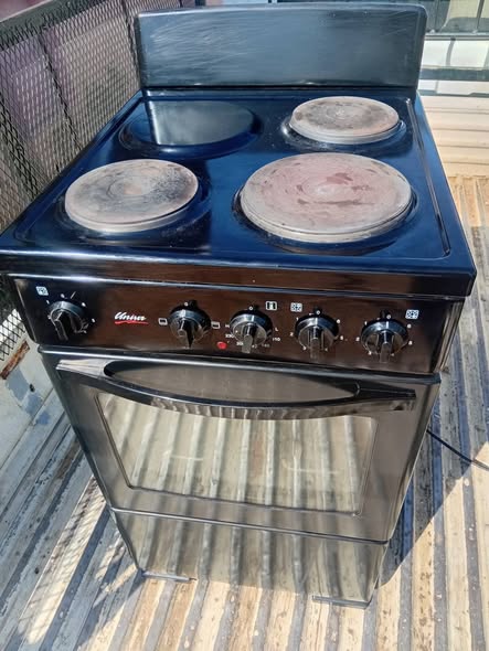 4 plate Stove photo 1