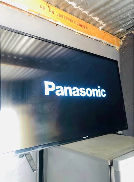 43 inch Panasonic photo 2