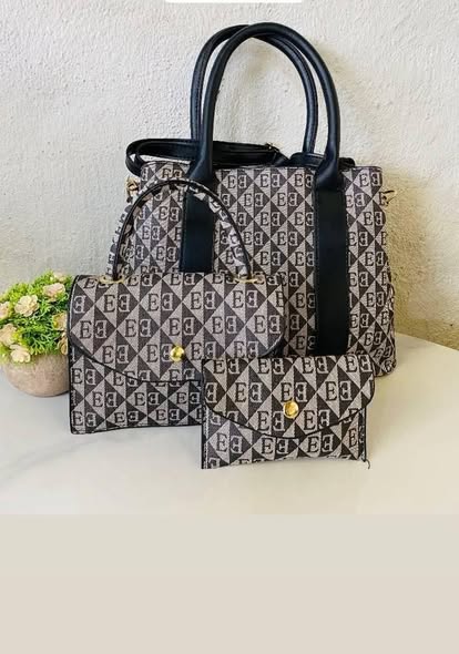 Hand bags photo 3