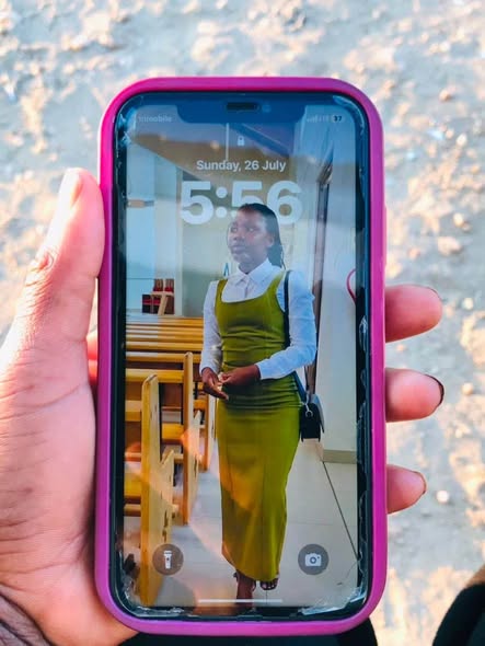 iPhone 11 photo 2