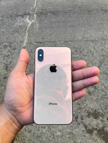 iPhone XS 64GB photo 2