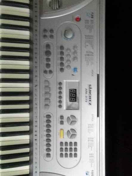 Keyboard photo 1