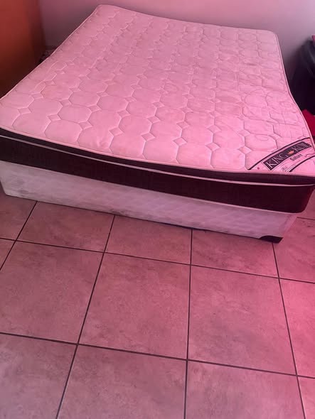 Good second second hand Queen size photo 2