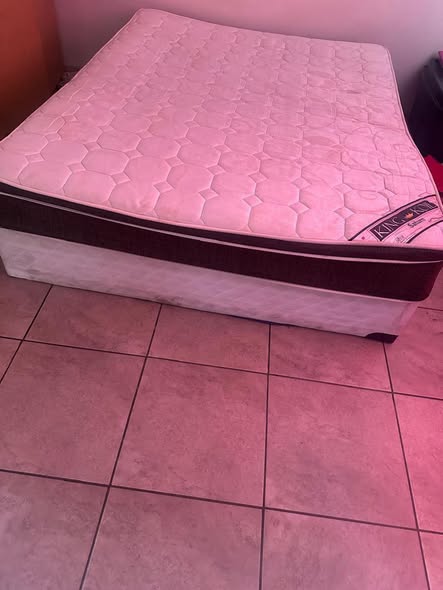 Good second second hand Queen size photo 1