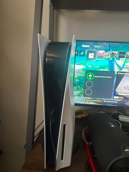 Ps5 with one controller games fifa 23 photo 2