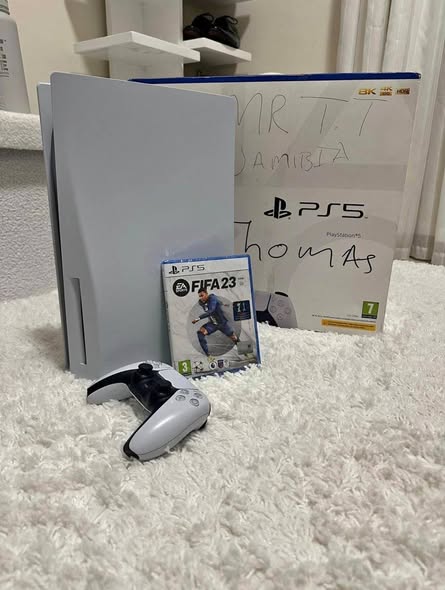 Ps5 with one controller games fifa 23 photo 4