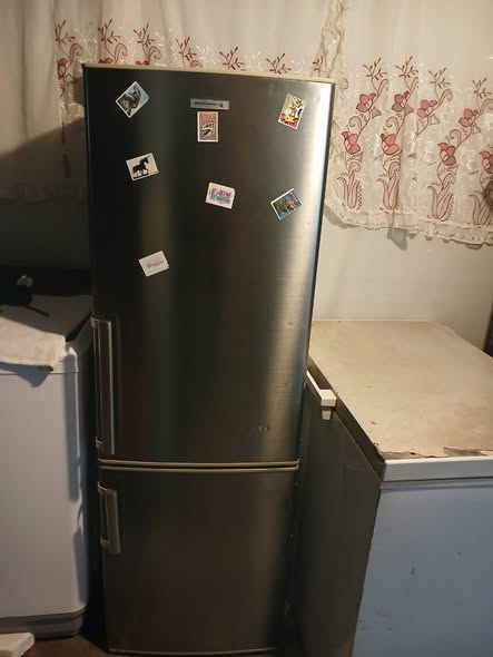 Kelvinator fridge photo 2