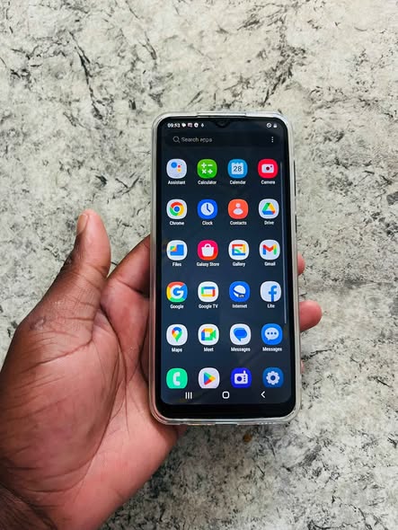Samsung A04e photo 3