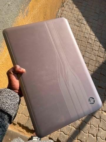 HP core i7 pavilion dv7 photo 2