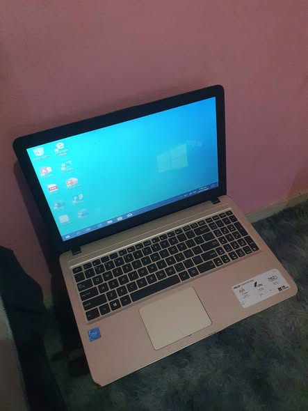 Asus laptop photo 1