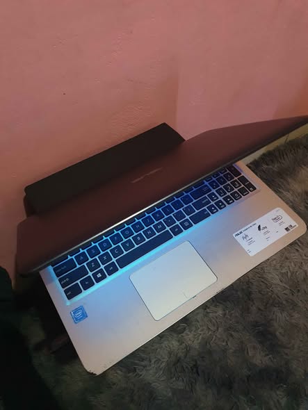Asus laptop photo 3