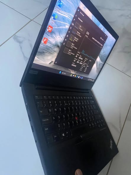 Lenovo ThinkPad laptop photo 2