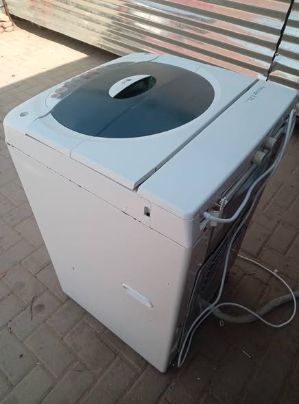 10kg LG top loader automatic washing machine photo 4