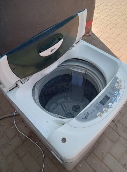 10kg LG top loader automatic washing machine photo 5