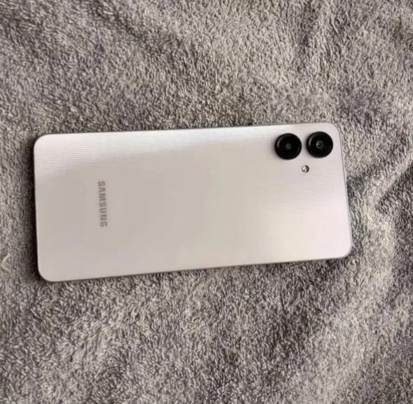 Samsung A06 photo 1