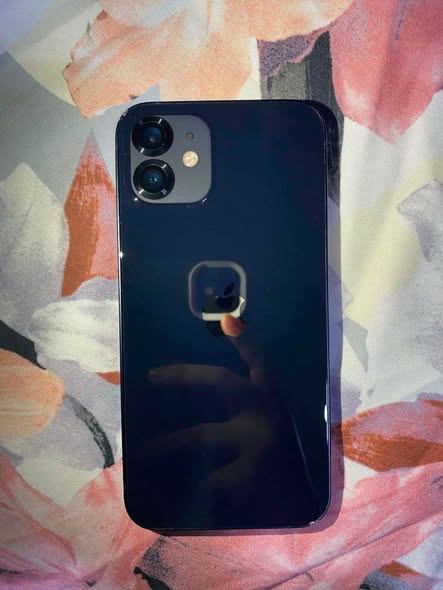 iPhone 12 128GB photo 2