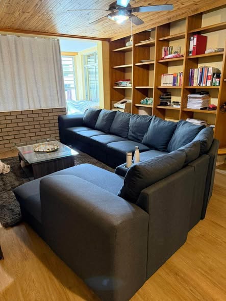 L Couch photo 3