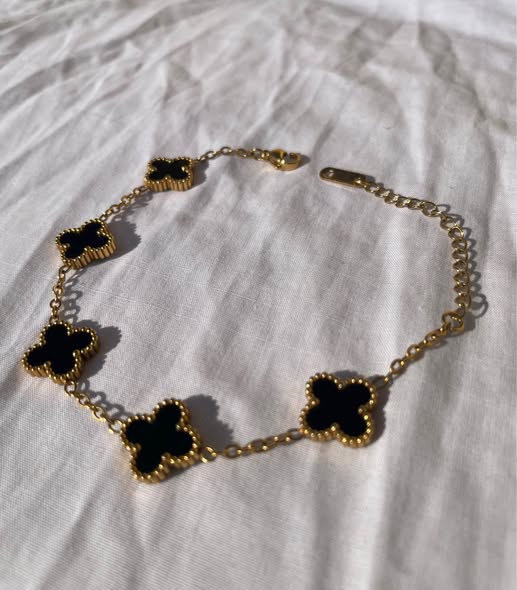 Black/ White Clover Bracelets photo 2
