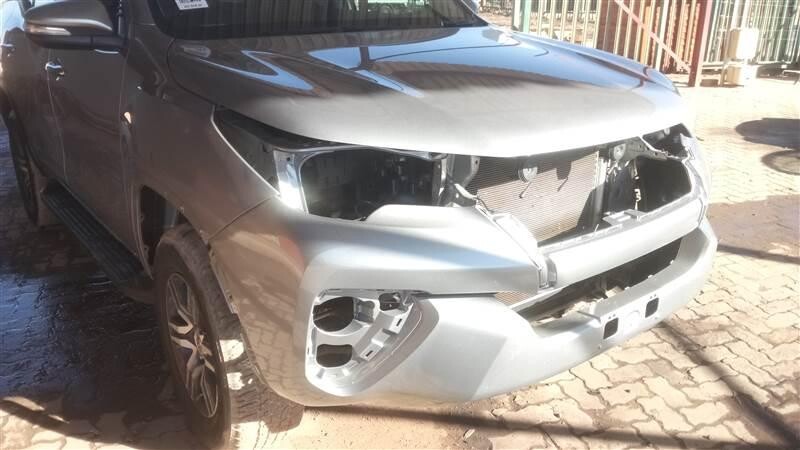 TOYOTA FORTUNER 2.8GD-6 4X4.. photo 5