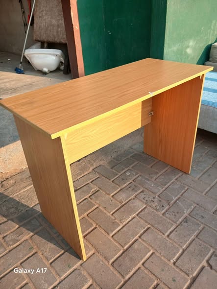 STUDY TABLE photo 1