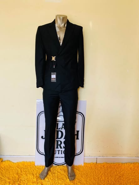 Suits photo 4