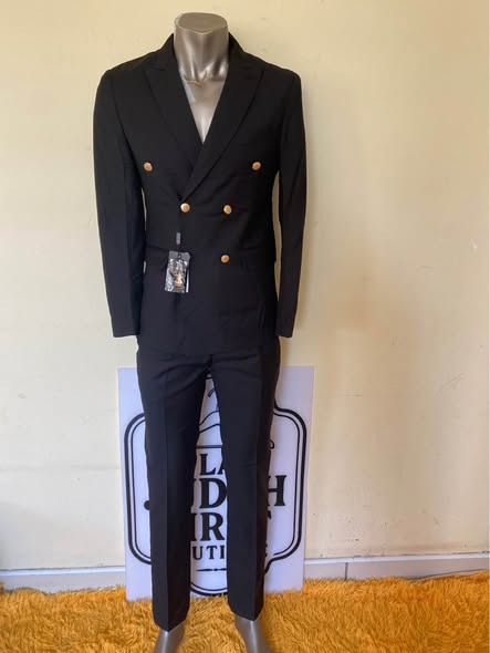 Suits photo 2