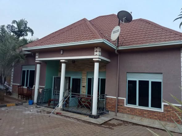 House for sale photo 2
