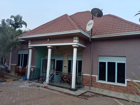 House for sale photo 1