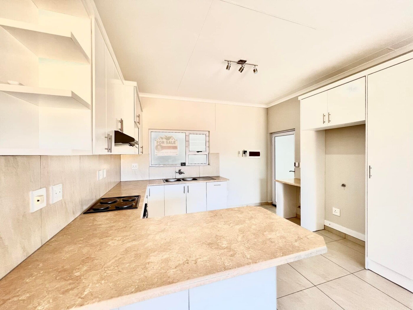 Val D’Rhyn Complex, PIONIERSPARK EXT 1 for sale in Windhoek Houses